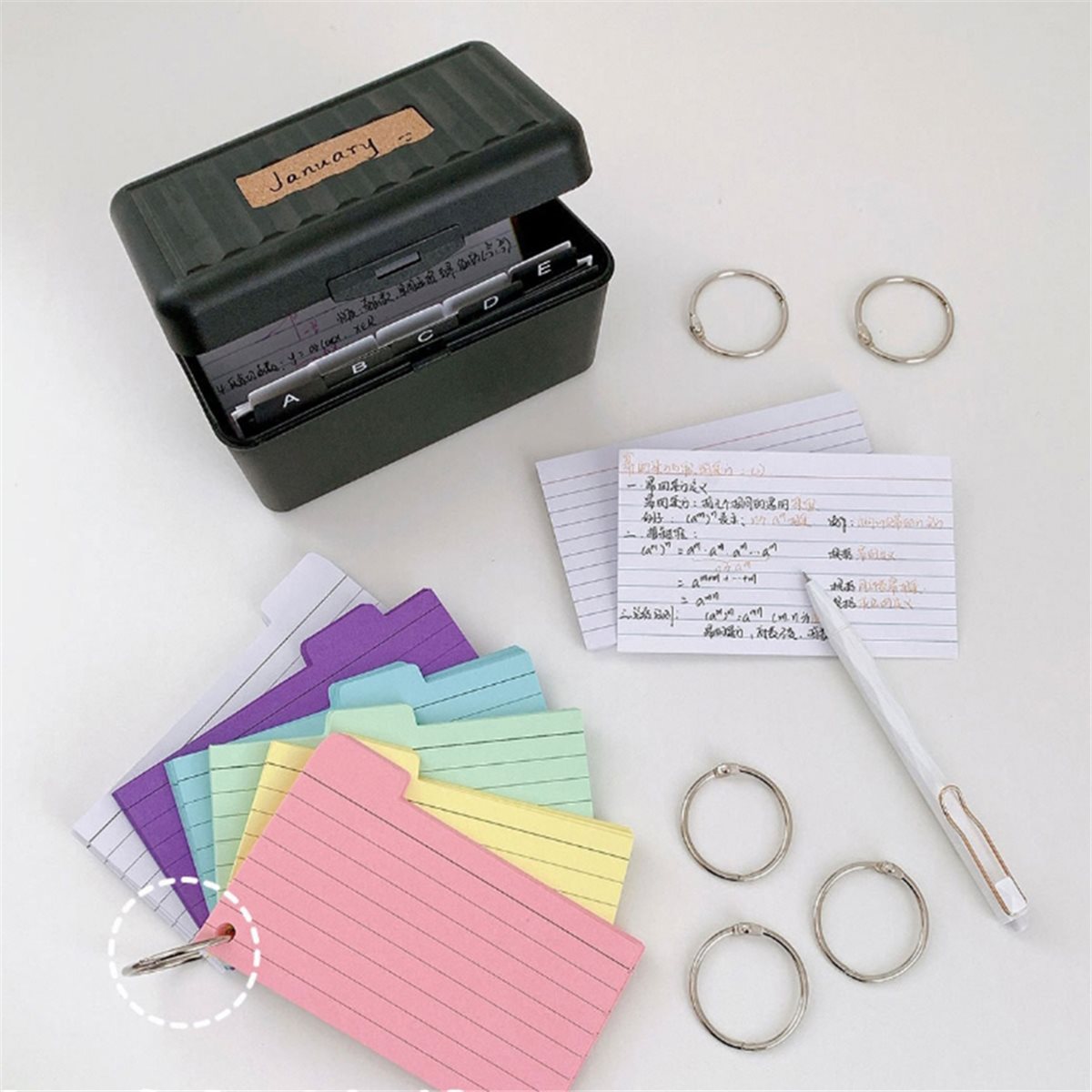 Card Index Box - 828メガセール 3x5インデックスカードホルダーボックス（180枚のタブ付き仕切り付き、ブラック）- メモ、レシピなどに最適